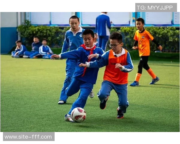 校园足球发展中的反思与展望:提升教育价值与竞技水平的双重路径探讨 校园足球发展中的反思与展望:提升教育价值与竞技水平的双重路径探讨