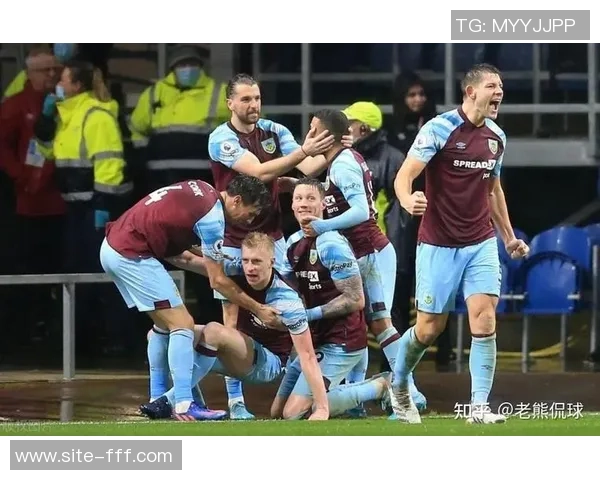 足球双平的定义与解析以及在比赛中的重要性探讨 足球双平的定义与解析以及在比赛中的重要性探讨